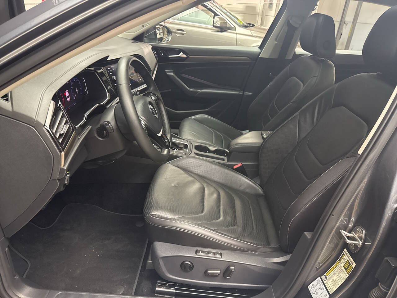 Used 2020 Volkswagen Jetta SEL Premium FWD image 11