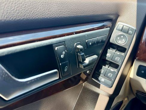 Used 2013 Mercedes-Benz GLK 350 4MATIC image 21