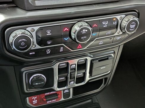 Used 2022 Jeep Gladiator Mojave w/ Trailer Tow Package AWD/4WD image 24