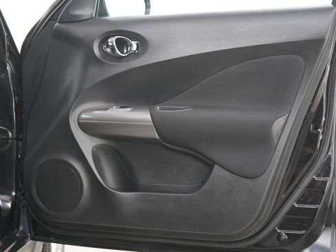 Used 2013 Nissan Juke S image 11