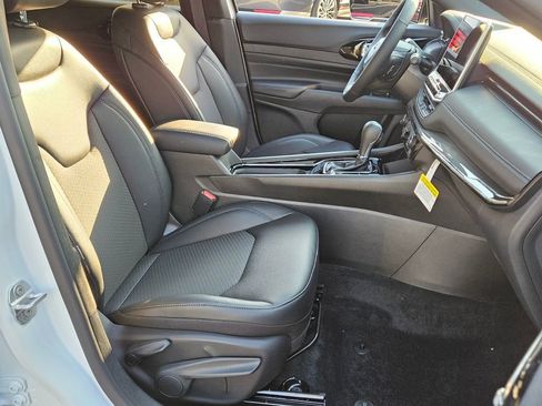 New 2026 Jeep Compass Latitude image 15