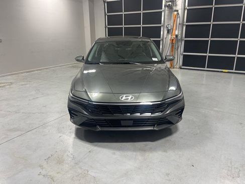 New 2025 Hyundai Elantra Limited image 2