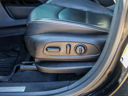 Used 2019 GMC Terrain Denali w/ Comfort Package image 28