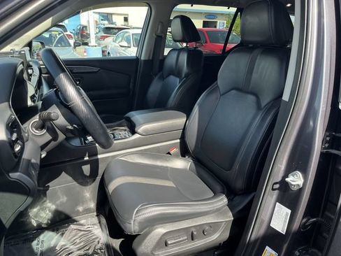 Used 2025 Honda Pilot Touring image 15