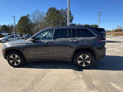 Used 2023 Jeep Grand Cherokee 4WD 4xe image 11