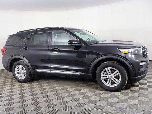 Used 2023 Ford Explorer XLT w/ Equipment Group 202A image 16
