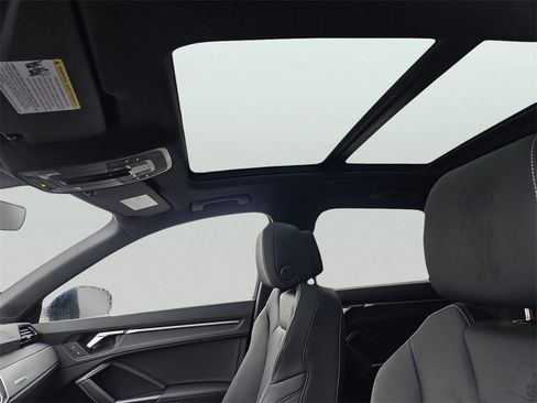 New 2025 Audi Q3 2.0T Premium image 8