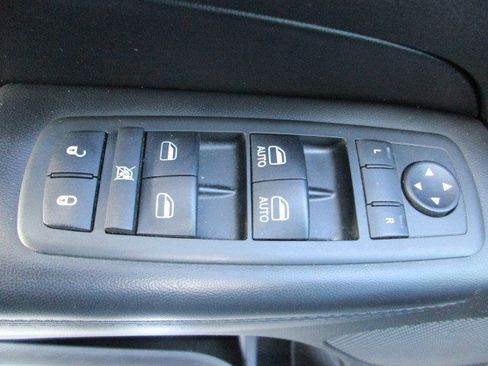 Used 2013 Jeep Grand Cherokee Laredo image 17