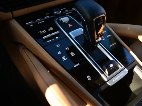 Used 2023 Porsche Cayenne image 31