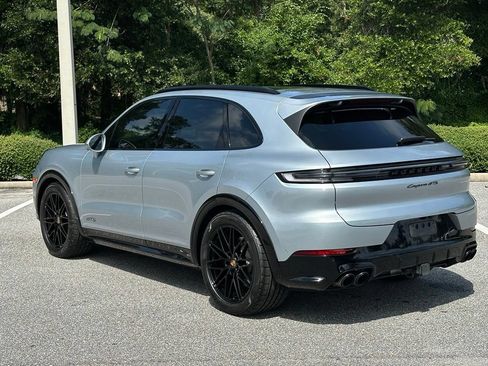 Certified 2026 Porsche Cayenne GTS AWD/4WD image 3