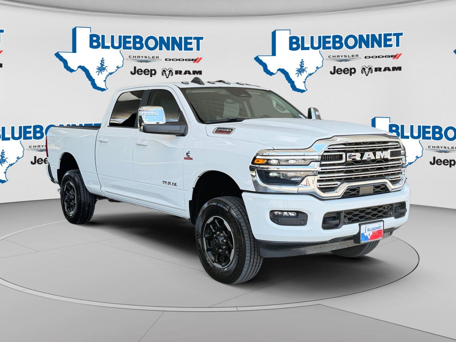 Used 2025 RAM 2500 Laramie AWD/4WD image 3