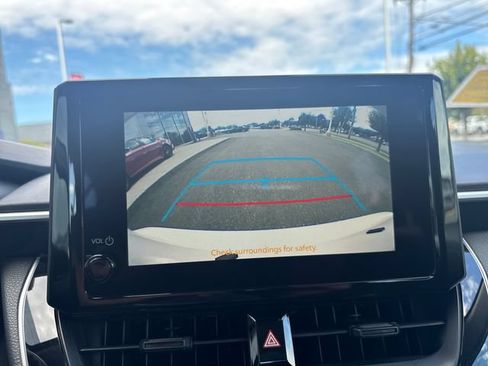Used 2025 Toyota Corolla LE FWD image 22