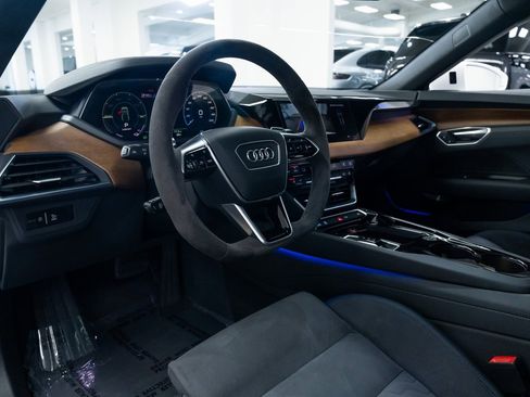 Used 2024 Audi e-tron GT Premium Plus image 18