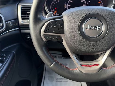 Used 2018 Jeep Grand Cherokee Trailhawk AWD/4WD image 34