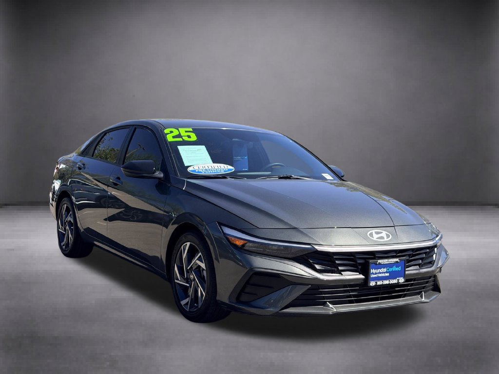 Certified 2025 Hyundai Elantra Sport FWD image 2