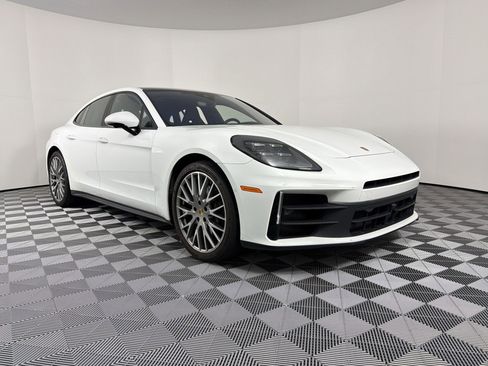 Certified 2024 Porsche Panamera image 12
