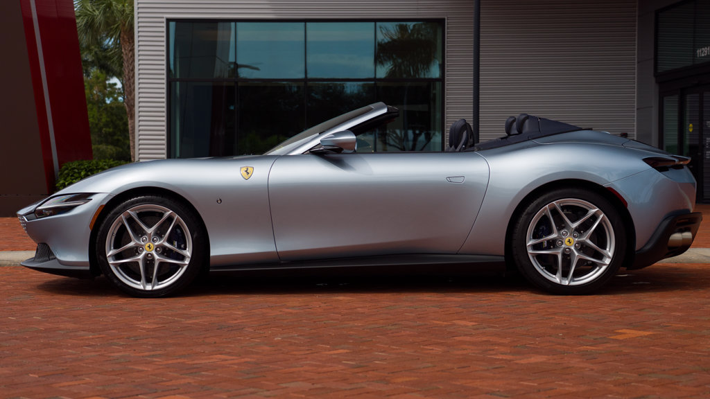 Certified 2026 Ferrari Roma Spider RWD image 4