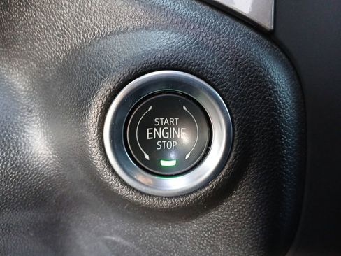 Used 2025 Chevrolet Silverado 1500 Custom image 17