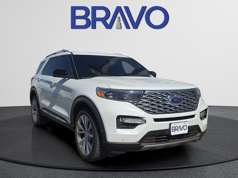 Used 2021 Ford Explorer Platinum w/ Equipment Group 601A AWD/4WD image 2