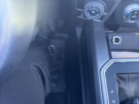 Used 2016 Ford F150 Platinum w/ Technology Package image 14