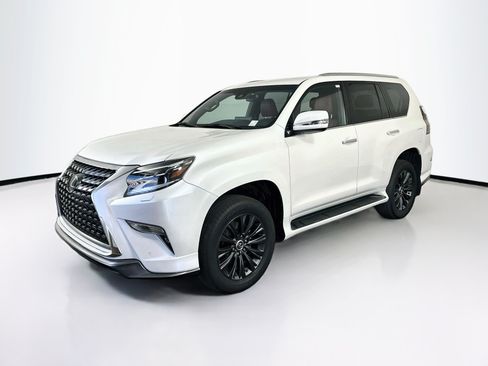 Used 2023 Lexus GX 460 Premium w/ Accessory Package AWD/4WD image 3