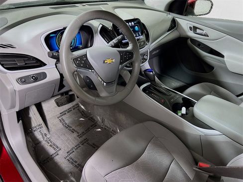 Used 2017 Chevrolet Volt LT w/ Comfort Package image 10