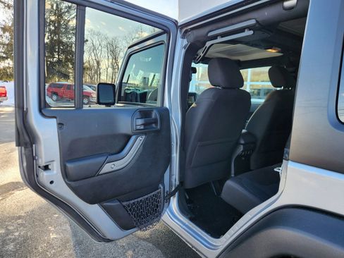 Used 2017 Jeep Wrangler Unlimited Sport image 36