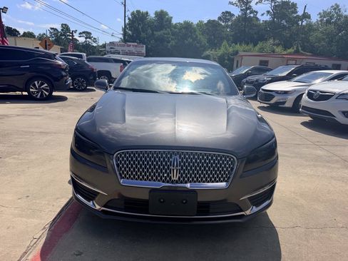 Used 2017 Lincoln MKZ Reserve FWD image 3
