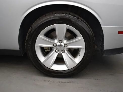 Used 2023 Dodge Challenger SXT image 31