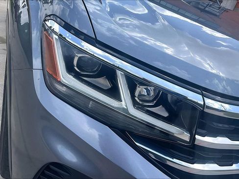 Used 2022 Volkswagen Atlas SE w/ Panoramic Sunroof Package FWD image 40