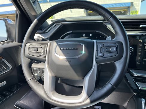 Used 2022 GMC Sierra 1500 Denali w/ Denali Reserve Package AWD/4WD image 16