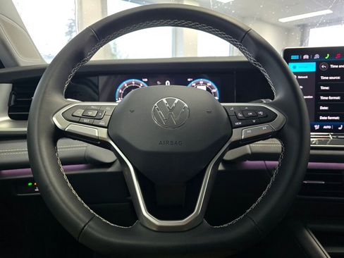 New 2026 Volkswagen Tiguan SE image 24