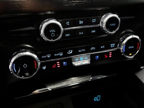 Certified 2024 Ford F250 Lariat w/ Chrome Package image 33