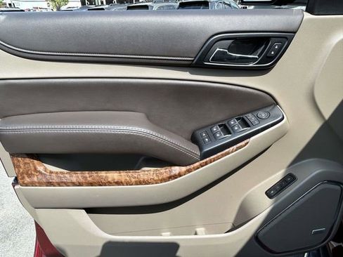 Used 2020 Chevrolet Suburban Premier image 13