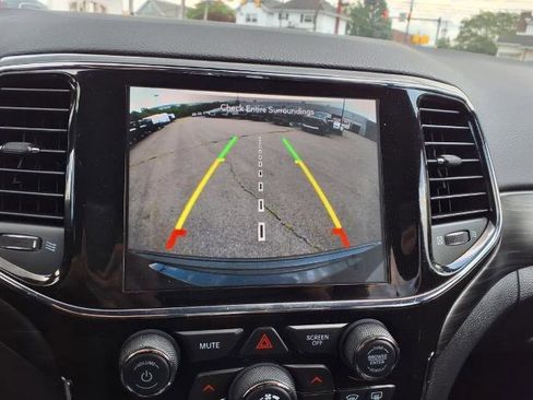 Used 2022 Jeep Grand Cherokee Laredo X image 23