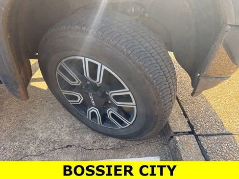 Used 2022 GMC Sierra 2500 AT4 w/ Gooseneck/5TH Wheel Package image 4