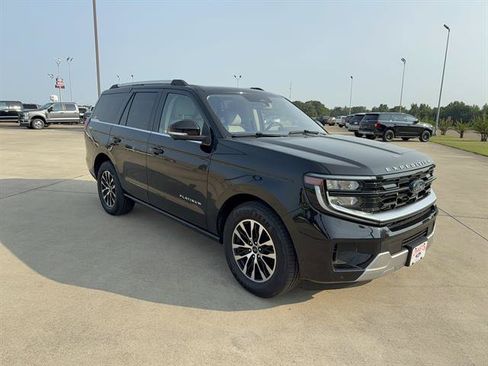 Used 2025 Ford Expedition Platinum AWD/4WD image 2