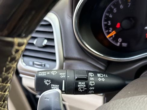 Used 2014 Jeep Grand Cherokee Overland w/ Advanced Technology Group image 26