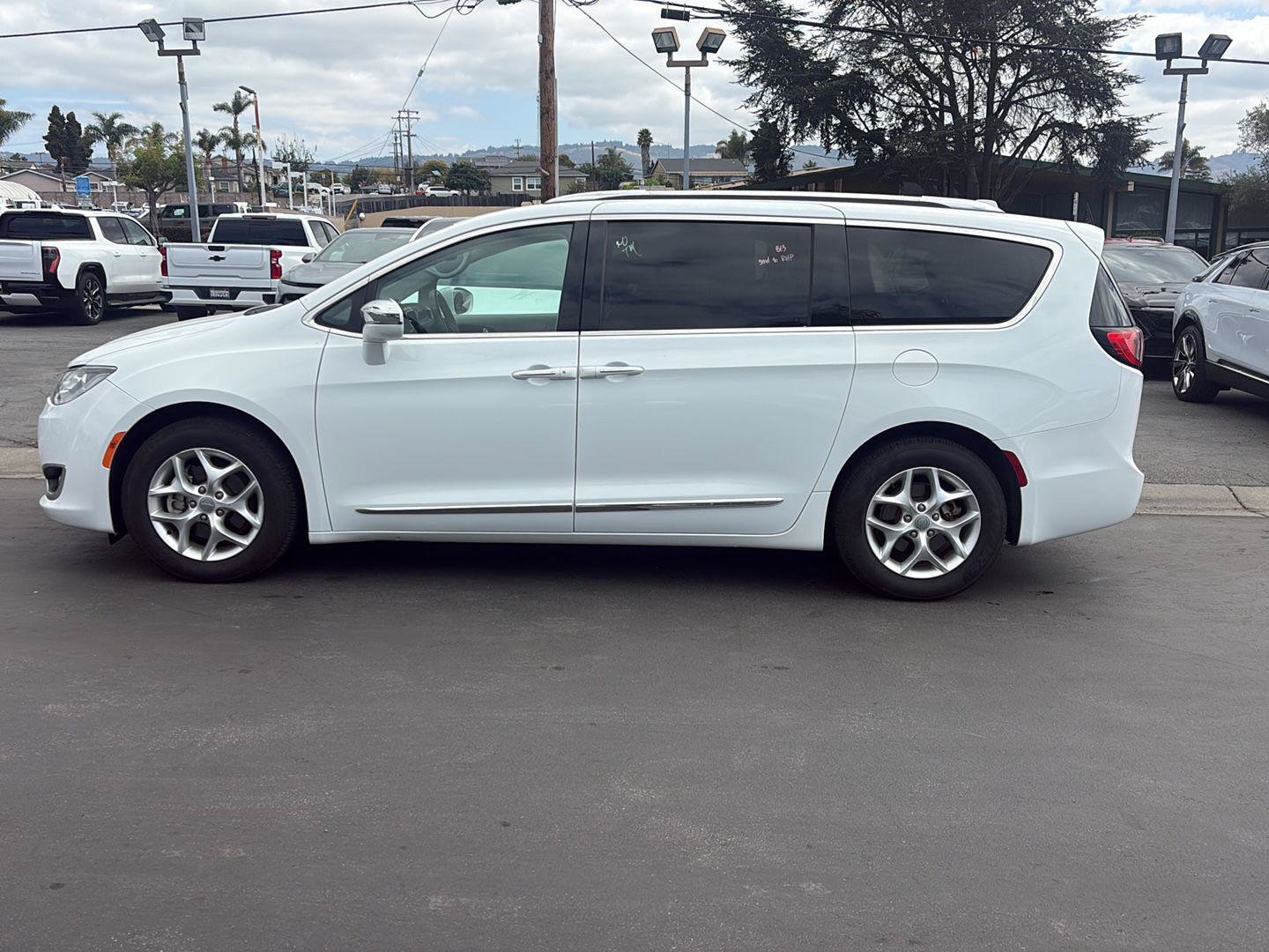 Used 2020 Chrysler Pacifica Limited FWD image 5