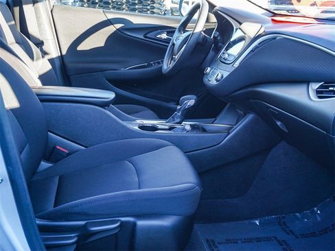 Used 2022 Chevrolet Malibu LT image 12