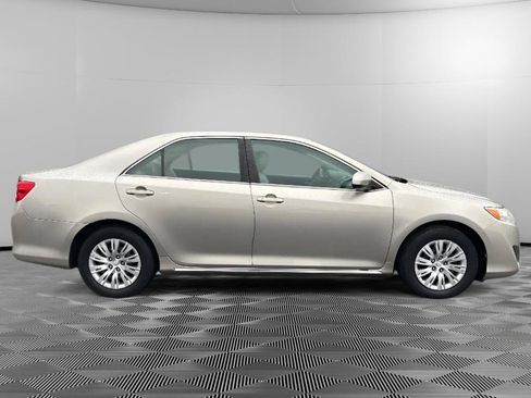 Used 2013 Toyota Camry LE FWD image 6