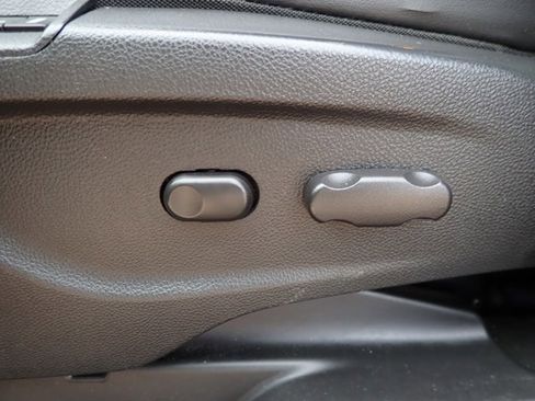 Used 2014 Buick Encore Premium image 12