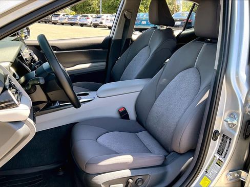 Used 2024 Toyota Camry LE w/ Convenience Package FWD image 7