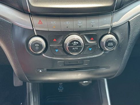 Used 2019 Dodge Journey Crossroad image 13