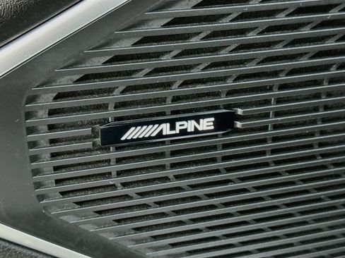 Used 2024 Jeep Wagoneer Series II w/ Premium Group I AWD/4WD image 4