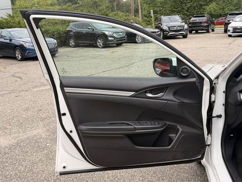 Used 2019 Honda Civic Sport image 11