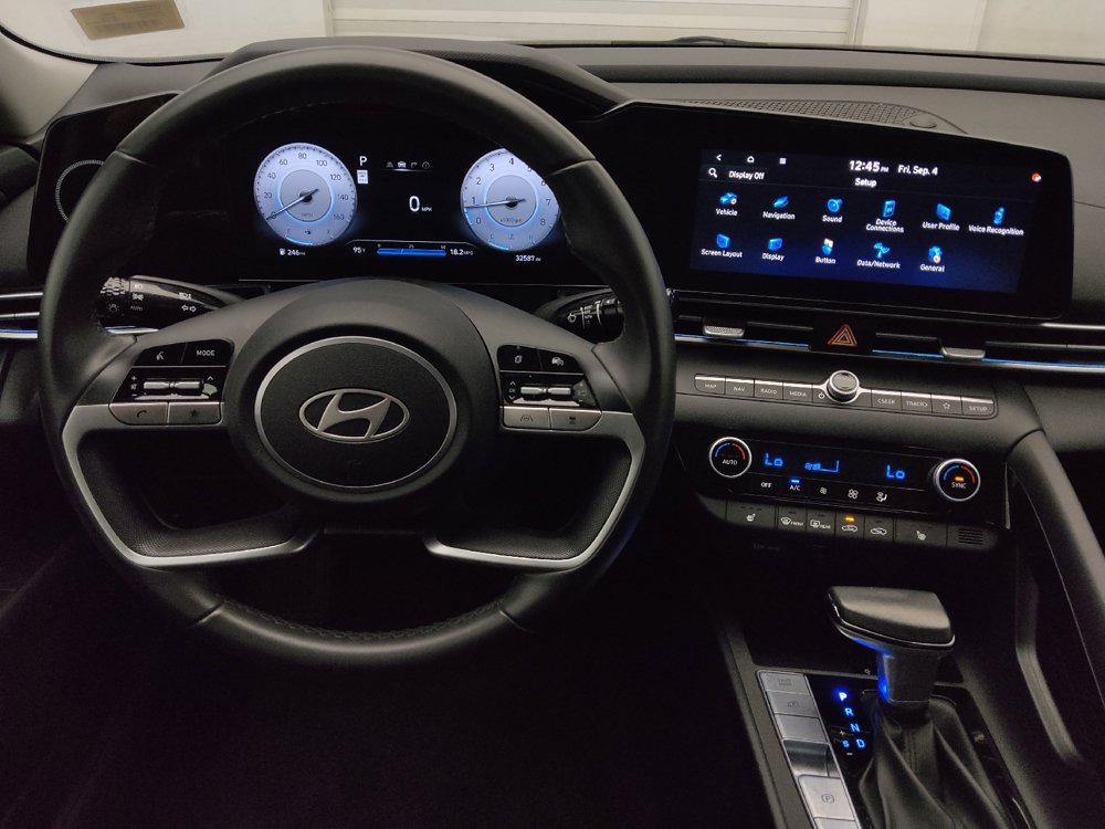 Used 2025 Hyundai Elantra SEL FWD image 22