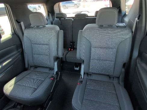 New 2026 Chevrolet Traverse LT w/ Driver Confidence Package FWD image 8
