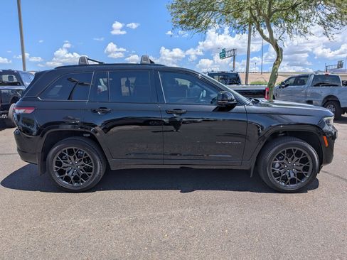 Used 2025 Jeep Grand Cherokee Summit AWD/4WD image 4