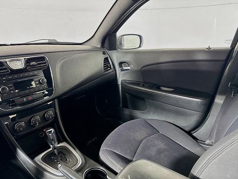 Used 2013 Chrysler 200 Touring FWD image 21